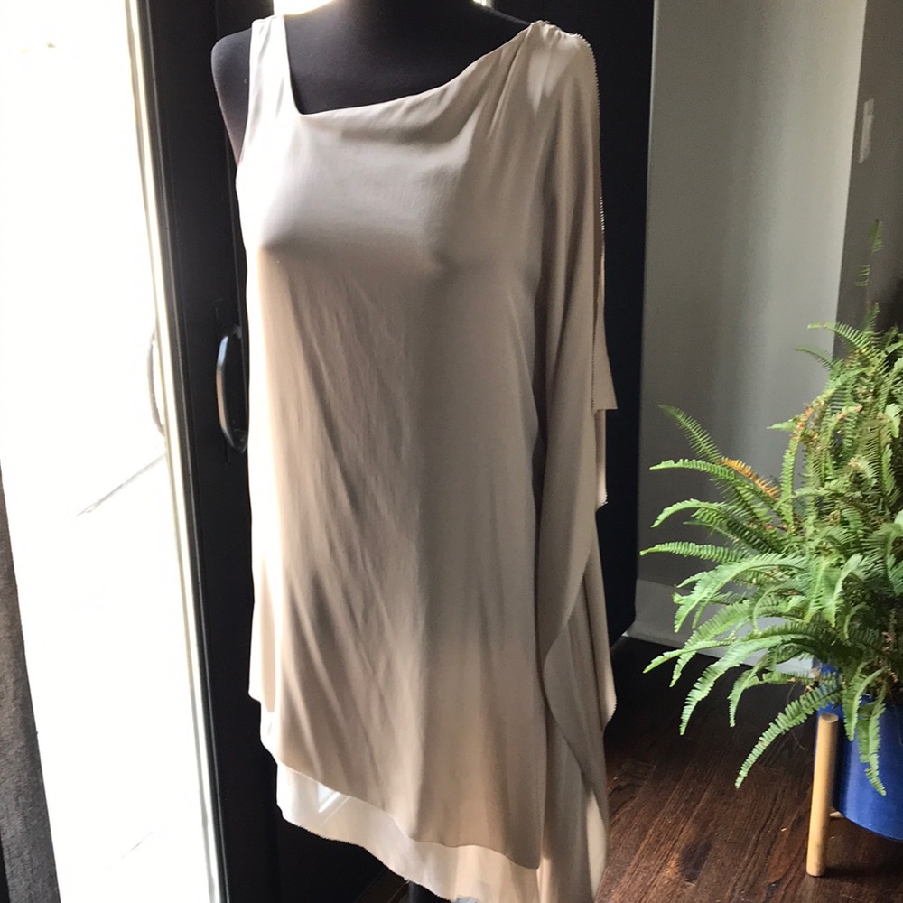 Beautiful Leon Max NM dress Med. NWOT